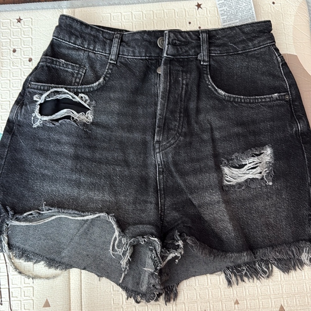 ZARA DARK FADED BLACK DENIM SHORTS SIZE 4